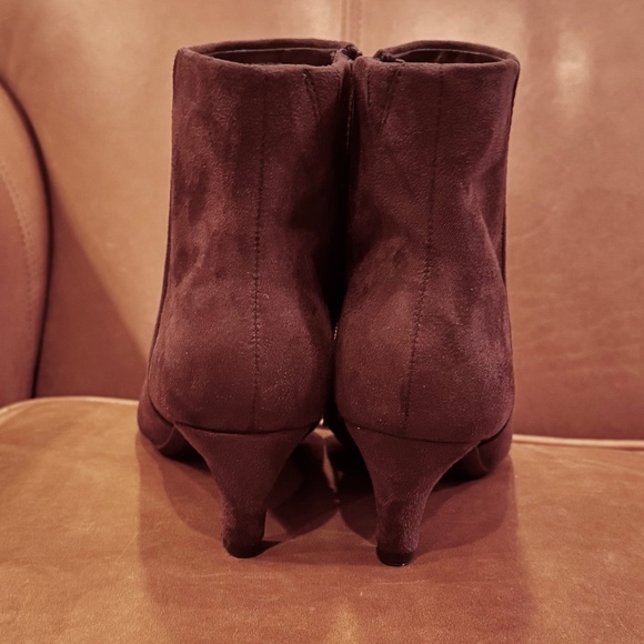 ⭐️ NWOT ⭐️ Universal Thread Suede Kitten Heel Brown Boots size 8 - Picture 4 of 9
